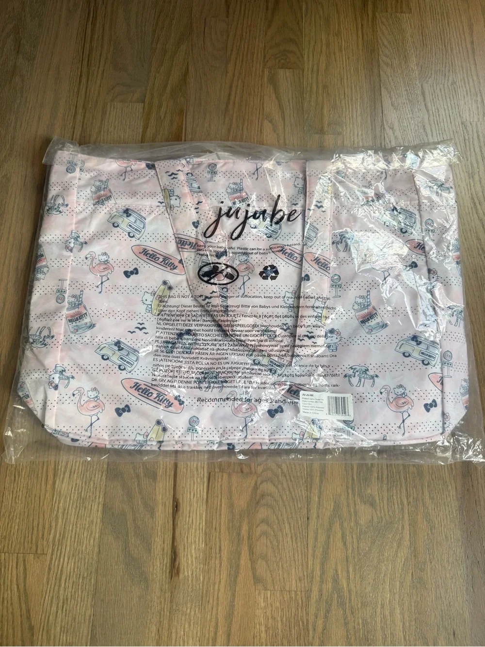 Jujube x Hello Kitty Hello Summer Super Be Tote